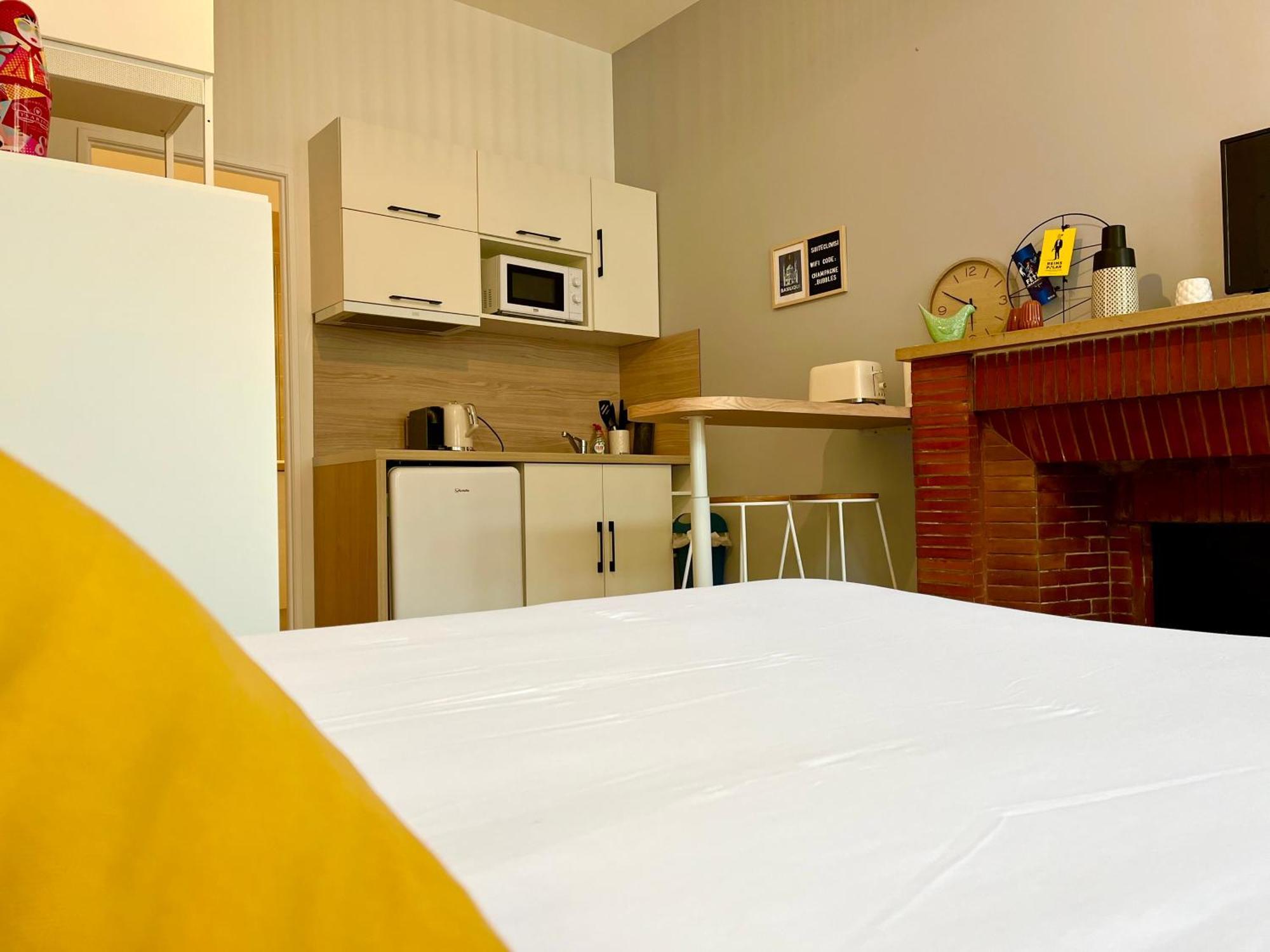 Suite Clovis - 1 Reims Dış mekan fotoğraf
