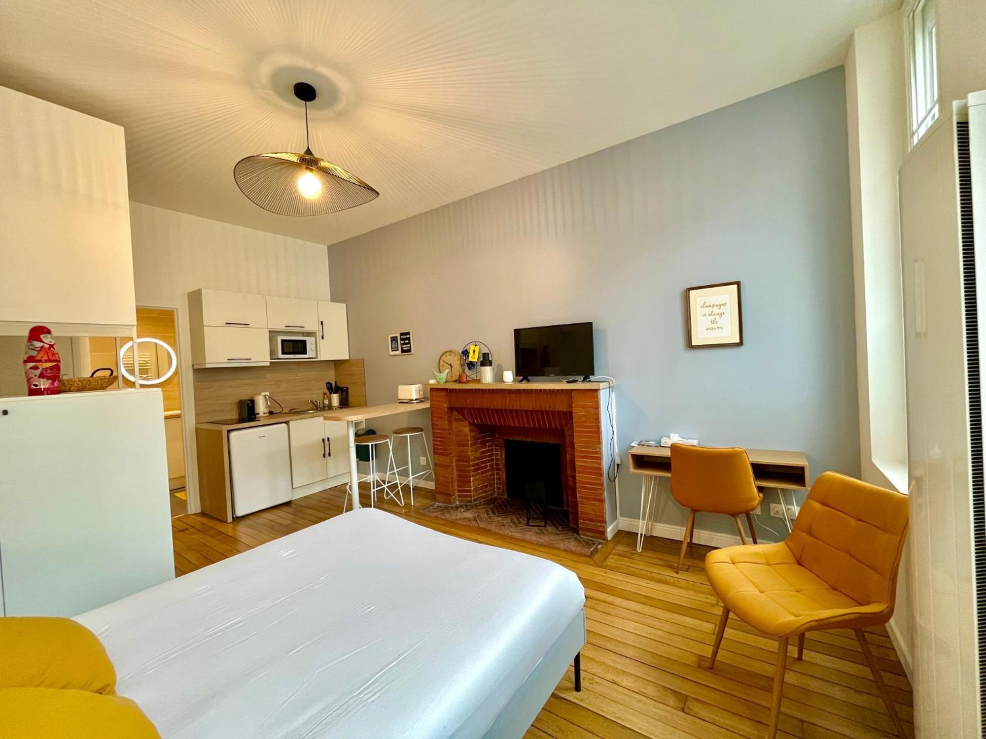 Suite Clovis - 1 Reims Dış mekan fotoğraf